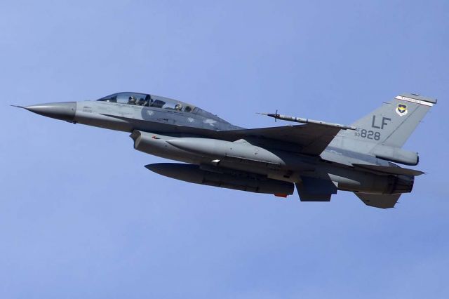 Lockheed F-16 Fighting Falcon (93-0828) - Taiwanese Air Force General Dynamics F-16B Block 20 Fighting Falcon 93-0828 of the 21st Fighter squadron Gamblers.