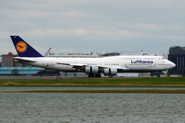 BOEING 747-8 (D-ABYP) - 1500th 747 Sticker