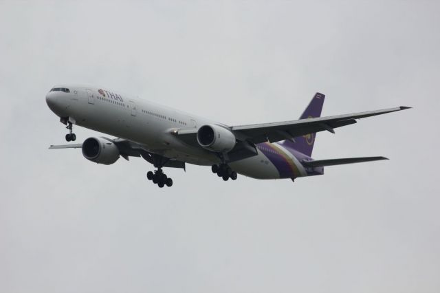 BOEING 777-300ER (HS-TKD)