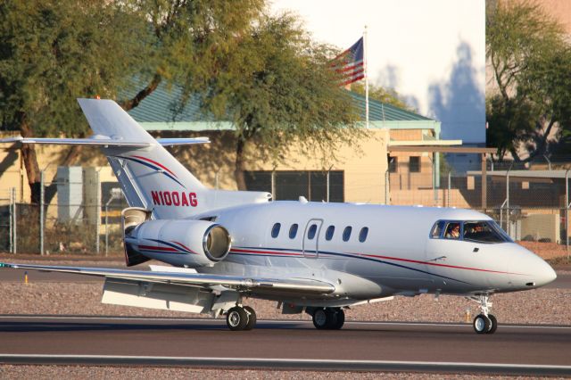 Hawker 800 (N100AG)