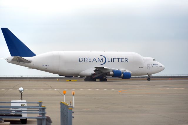 Boeing 747-400 (N718BA)