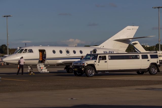 Dassault Falcon 20 (VH-PNY)