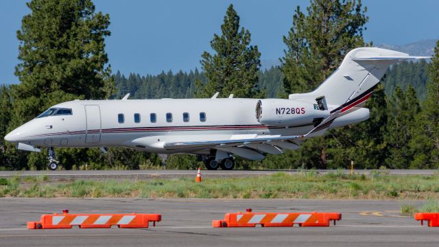 Canadair Challenger 350 (N728QS) - NetJets 728 slowing down on 29 (3 June, 2021)