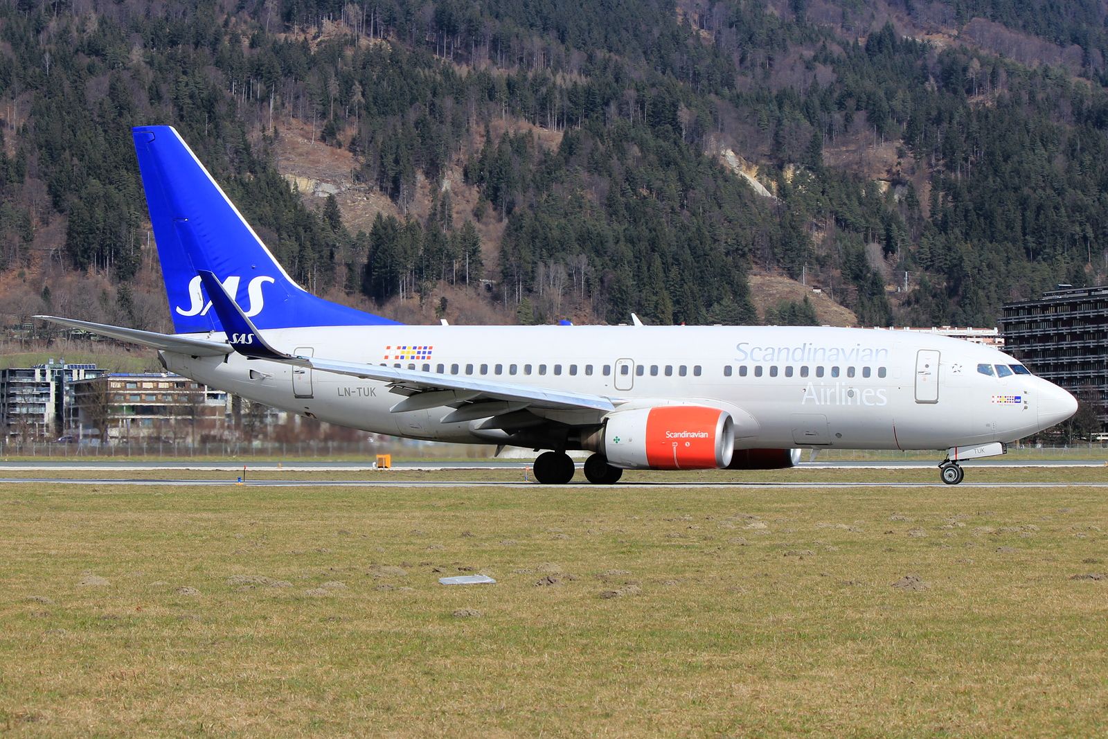 Boeing 737-700 (LN-TUK)