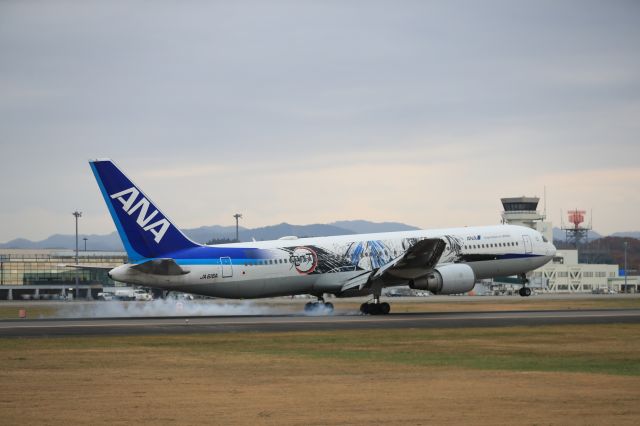 BOEING 767-300 (JA616A) - November 13, 2022:HND-HKD.