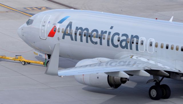 Boeing 737-700 (N807NN) - barry m. goldwater terminal 4 N3 14OCT19 