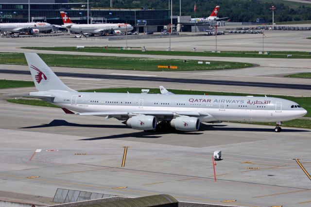 Airbus A340-500 (A7-HHH)