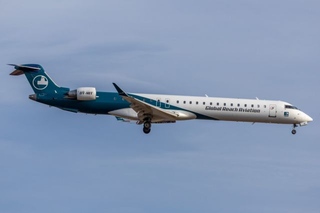 Canadair Regional Jet CRJ-900 (OY-MIT) - "Gravity 91" on final for 17R from YFB.
