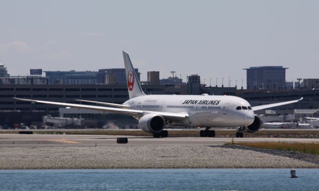 Boeing 787-9 Dreamliner (JA861J)