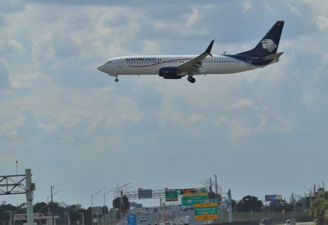 Boeing 737-800 (XA-JOY) - 4/22/23 over FL528 inbound for rwy 18R