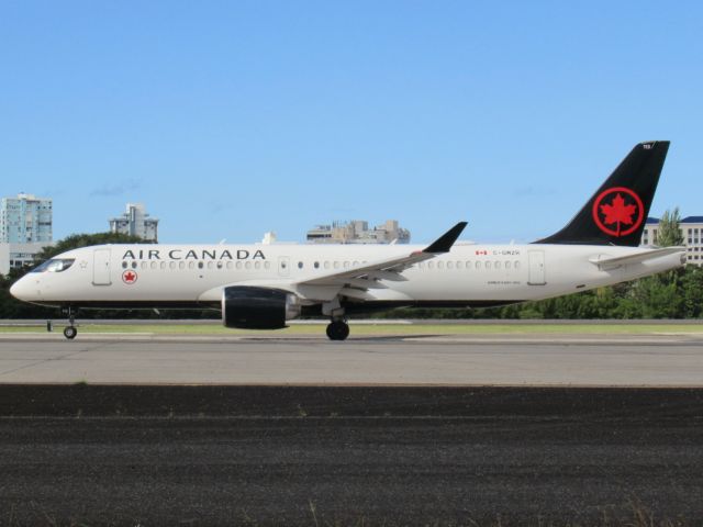 Airbus A220-300 (C-GMZR)