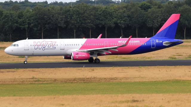 Airbus A321 (HA-LXA)
