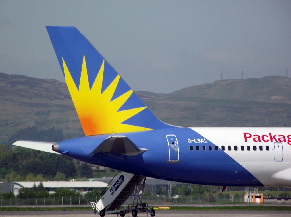 Boeing 757-200 (G-LSAL) - Jet2