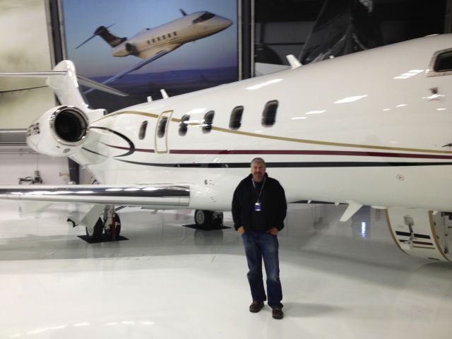 Bombardier Challenger 300 (N567HB)