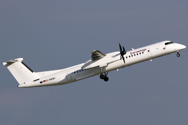 de Havilland Dash 8-400 (D-ABQH)