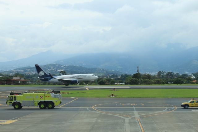 Boeing 737-700 (EI-DRE)