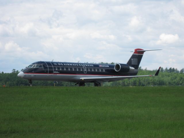 Canadair Regional Jet CRJ-200 (N410AW) - US Airways Express taxiing to depart runway 33.