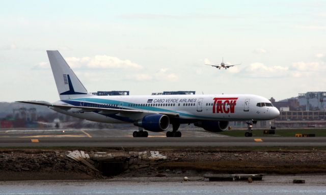 Boeing 757-200 (D4-CBP)