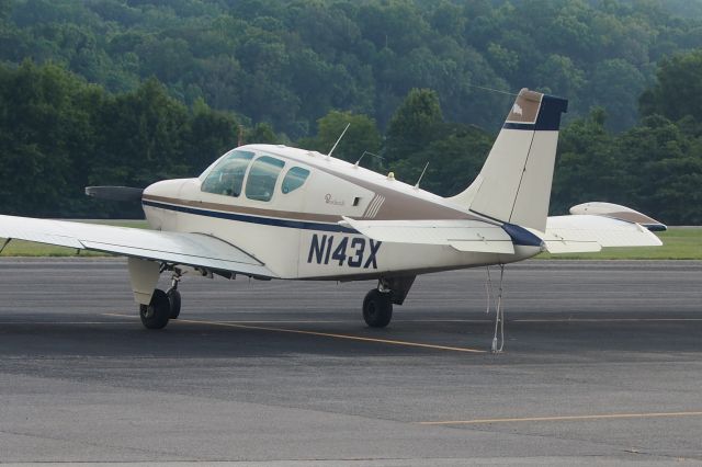 Beechcraft Bonanza (33) (N143X)