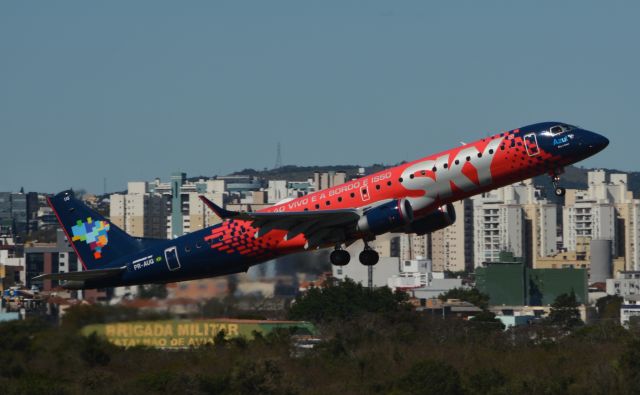 Embraer ERJ-190 (PR-AUQ)