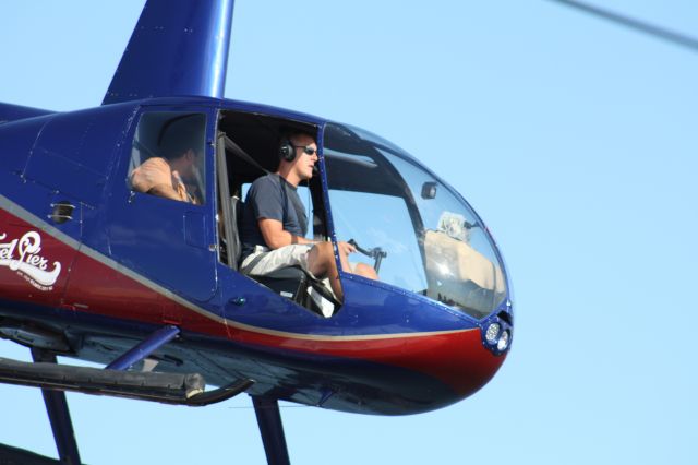 Robinson R-44 (N702TF) - Steel Pier Rides - Steel Pier, Atlantic City, NJ