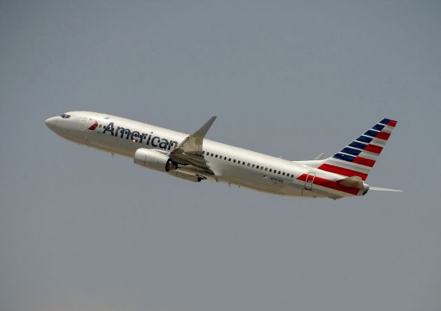 Boeing 737-800 (N981AN)