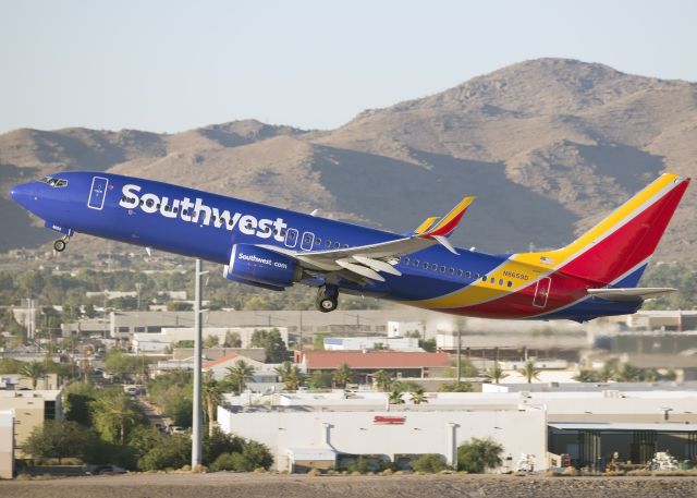 Boeing 737-800 (N8659D)