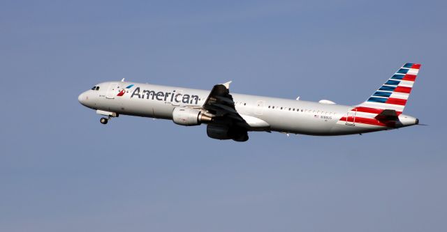 Airbus A321 (N188US) - Shortly after departure is this 2002 American Airlines Airbus A321-211 from the Autumn of 2020.