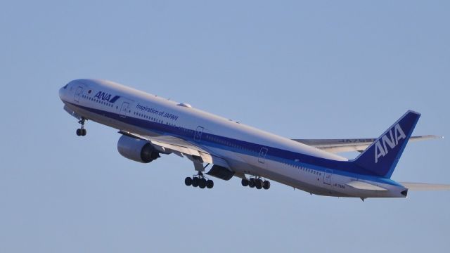 BOEING 777-300 (JA752A)