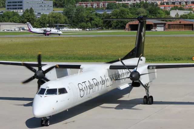 de Havilland Dash 8-400 (OE-LGQ)