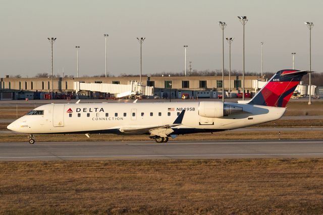 Canadair Regional Jet CRJ-200 (N8495B)