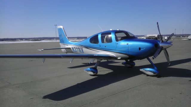 Cirrus SR-22 (N311KN)