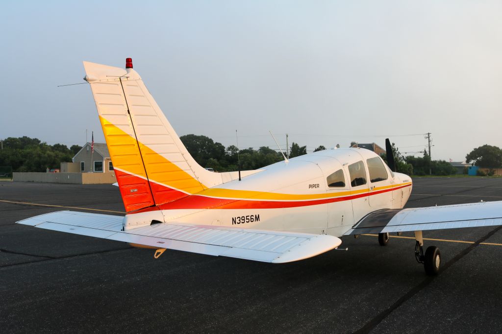 Piper Cherokee (N3956M)