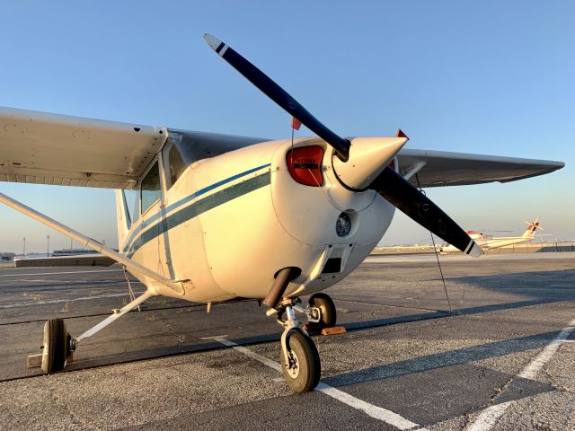 Cessna Skyhawk (N5378K) - Sporting a new LED. 