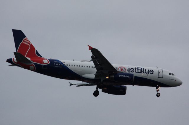 Airbus A320 (N605JB) - Jet Blue A320 arrival to Boston Logan in their revised Boston Red Sox special livery on 4/1/21.