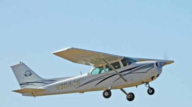 Cessna Skyhawk (N10446)