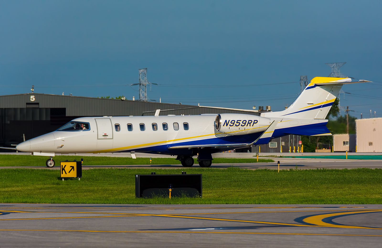 Learjet 40 (N959RP)