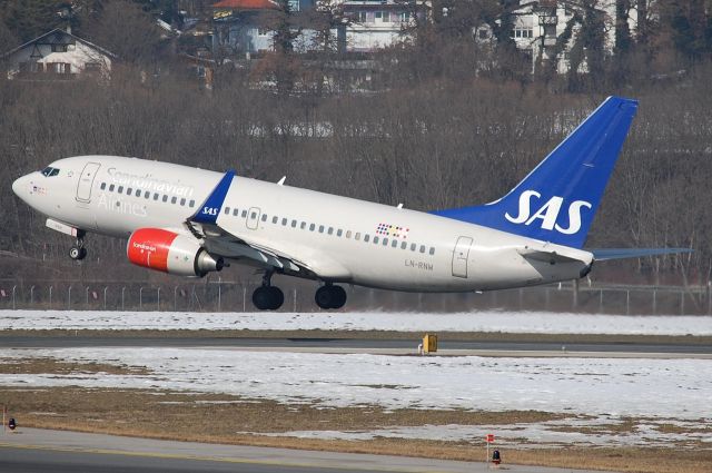 Boeing 737-700 (LN-RNW)