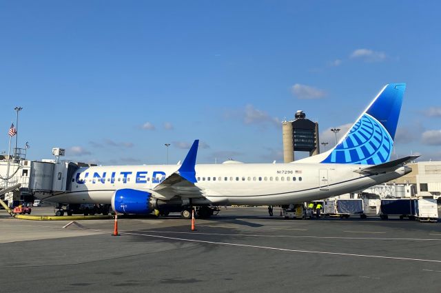 Boeing 737 MAX 8 (N17296) - Marx 8M - Gate B27  9/11 Flag 