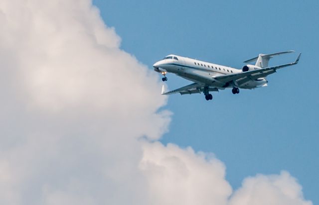 Embraer ERJ-135 (N494TG)