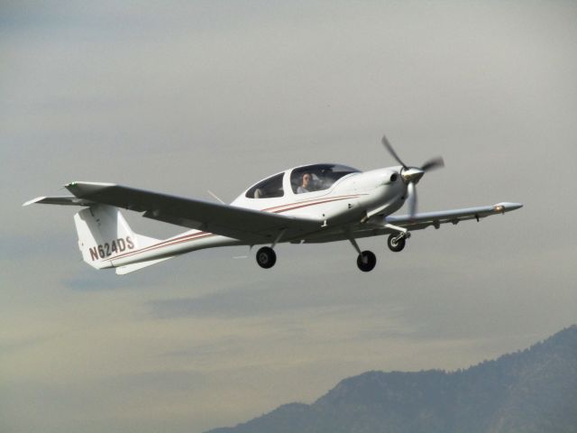 Diamond Star (N624DS) - Taking off RWY 8R