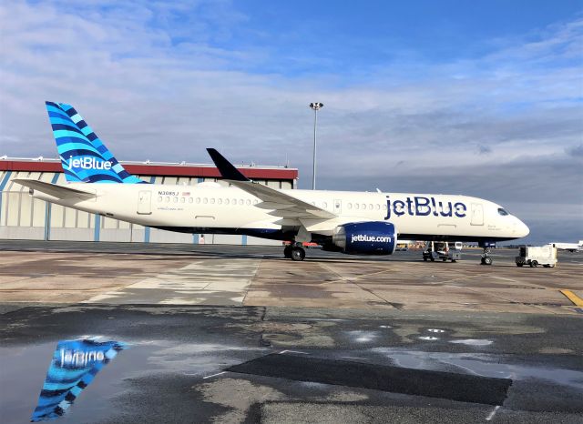 Airbus A220-300 (N3085J) - 12/26/21 labeledbr /Blue Ya Gonna Call