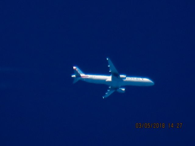 Airbus A321 (N558UW)