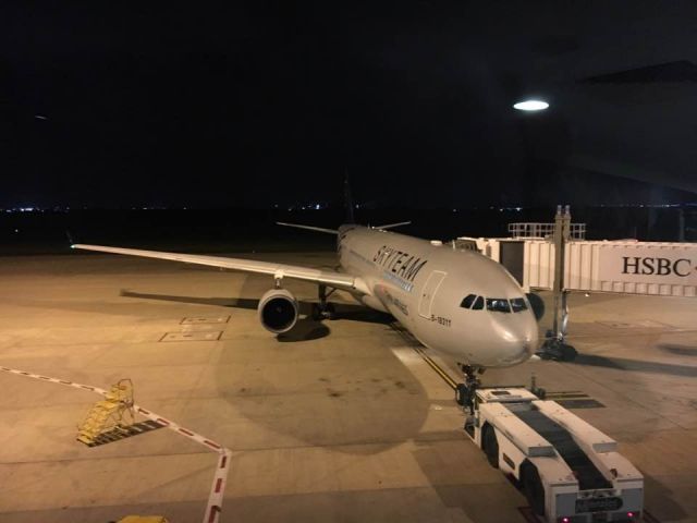 Airbus A330-300 (B-18311) - CI54 BNE international terminal