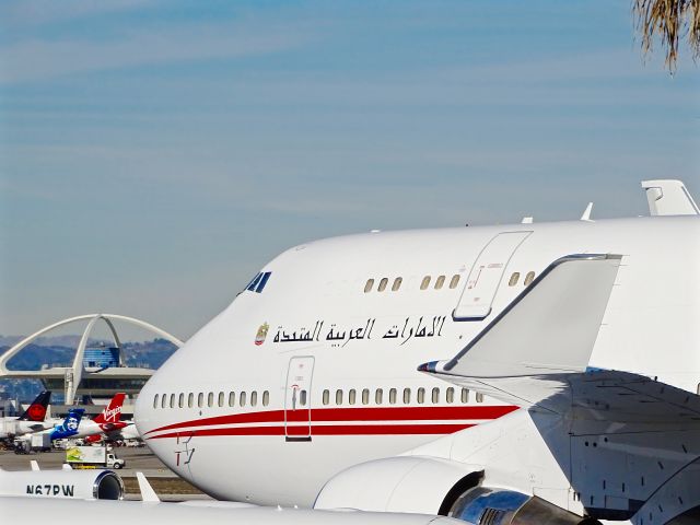 Boeing 747-400 (A6-MMM)