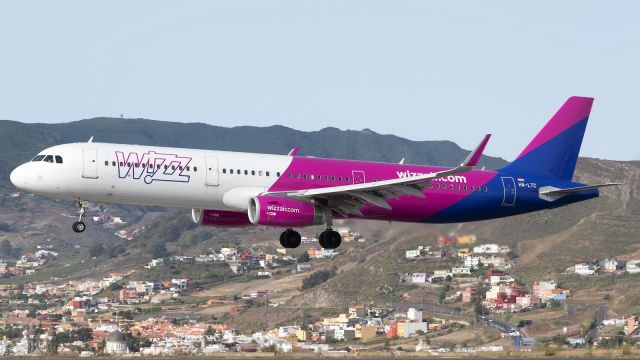 Airbus A321 (HA-LTC)