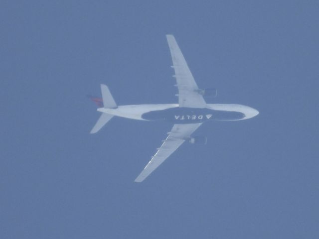 Airbus A330-200 (N856NW)