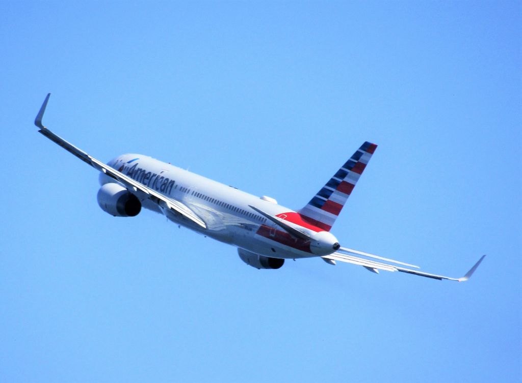 Boeing 757-200 (N192AN)