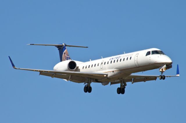 Embraer ERJ-145 (N41104)