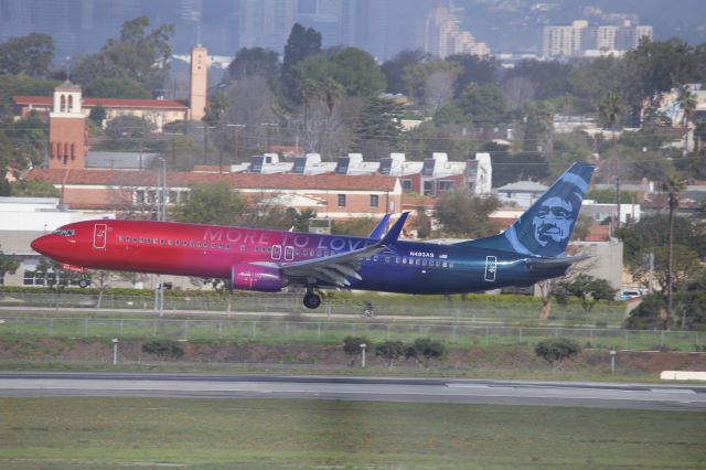 Boeing 737-700 (N493AS)